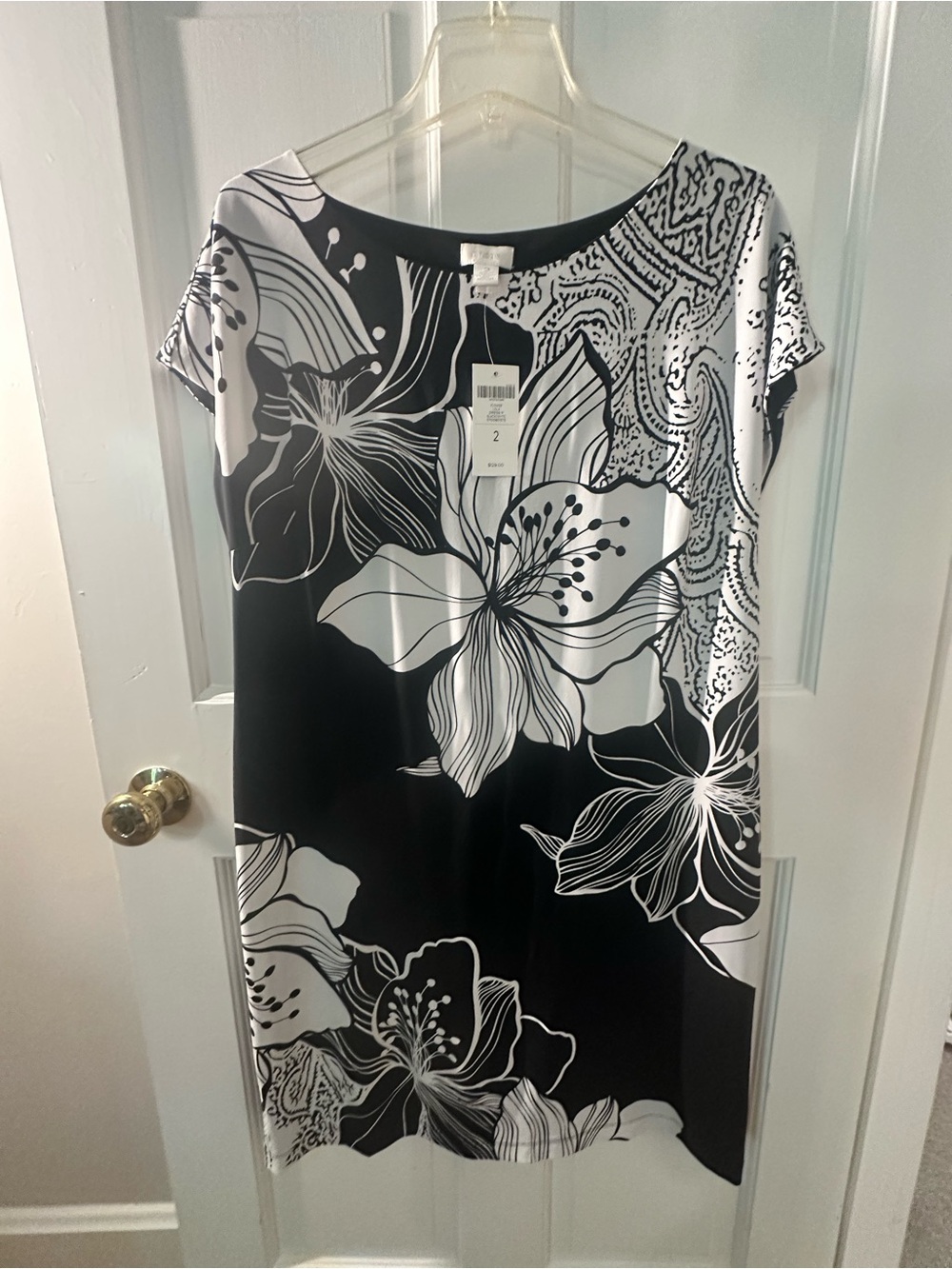 NWT Chicos Black & White Floral Shift Stretch Dress